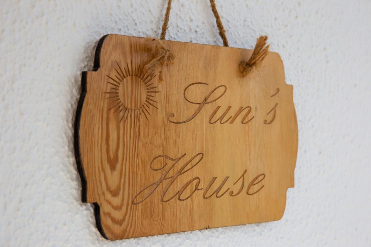Vila Sun'S House Asproválta Exteriér fotografie